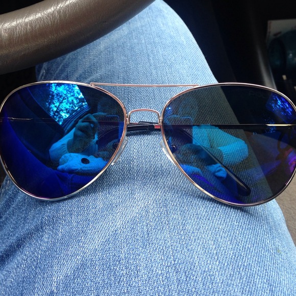Reduced! Polarized Blue Mirrored Aviators