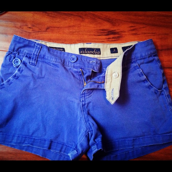 Shorty shorts