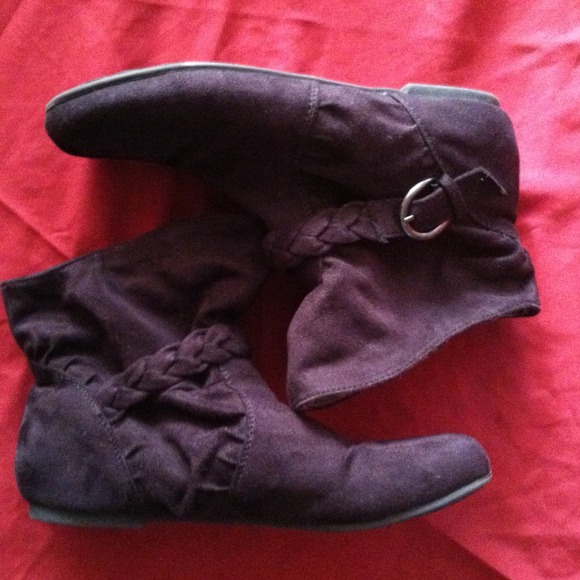 Little Black Boots made by Rocket Dog size 6M