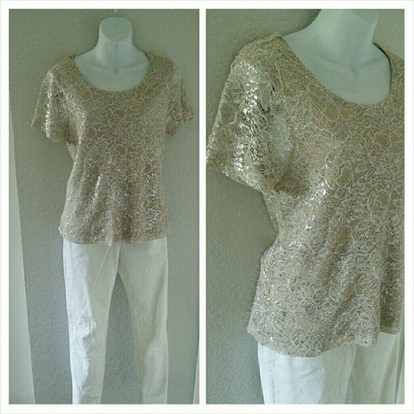 🚨BLOWOUT SALE💐HP 2x 🎉 H&M Beautiful elegant top - Picture 3 of 3