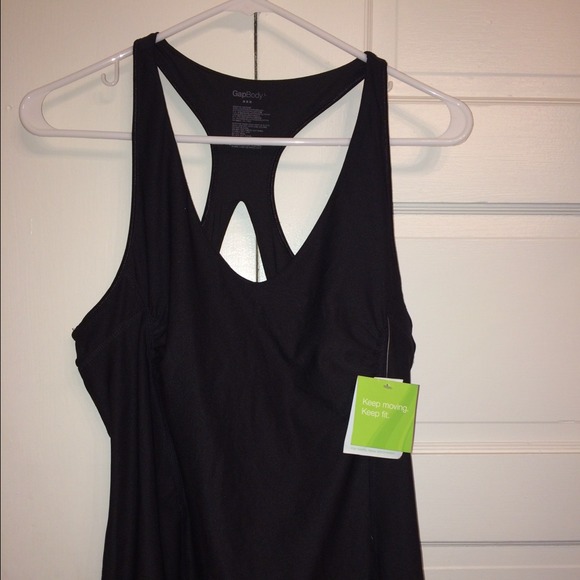 GAP Tops - NWT Gap Body size L racerback tank with shelf bra