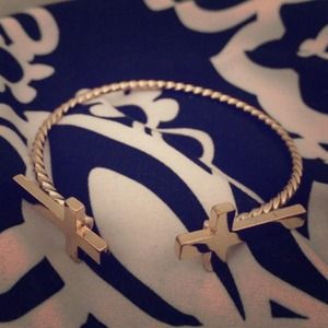 cross bracelet
