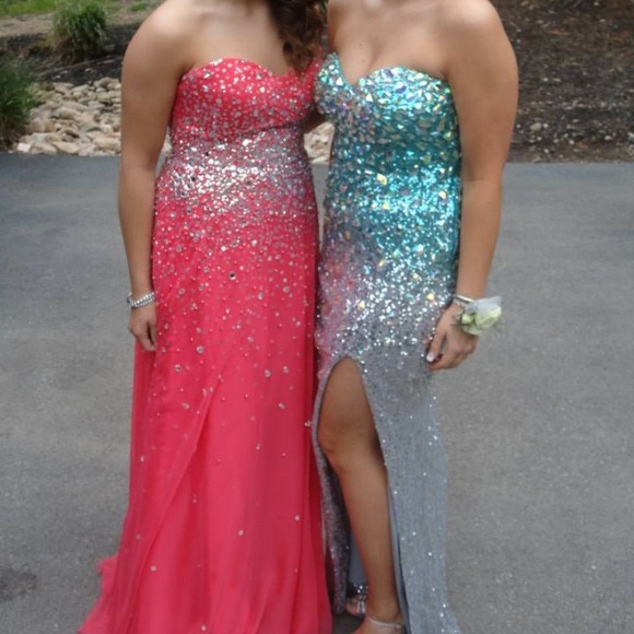 SOLD La Femme 18711 peacock  ombré prom size 8 - Picture 2 of 4