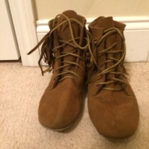 Moccasin boots