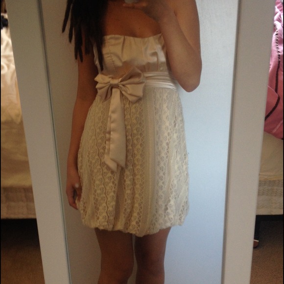 Cream Silky Laced Dress! - Picture 2 of 3