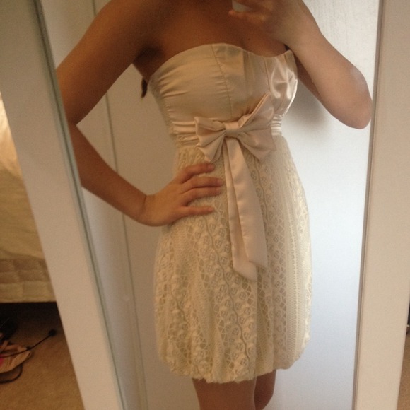 Cream Silky Laced Dress! - Picture 3 of 3