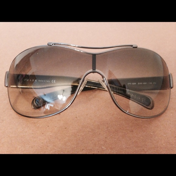 Authentic !!!Prada sunglasses !!!
