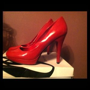 Nine West patent leather red pumps!