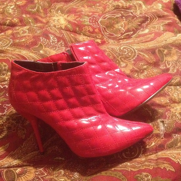 Gorgeous red ankle boots!! Nwot