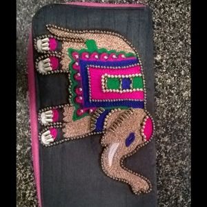 Elephant embroidered wallet
