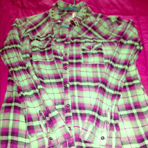 Mint flannel shirt with studded collar