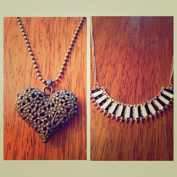 Necklace bundle - Picture 1 of 3