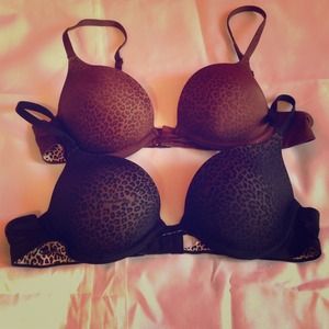 Wonderbra! 2 colors available