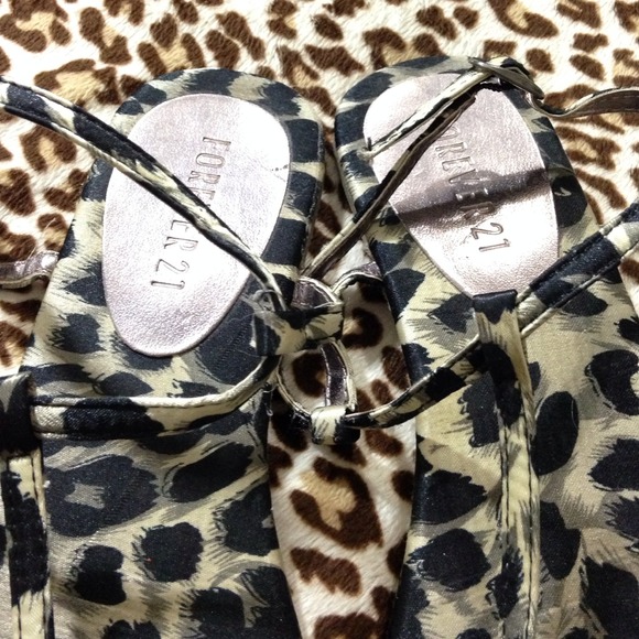 Leopard Print Sandals - Picture 3 of 4