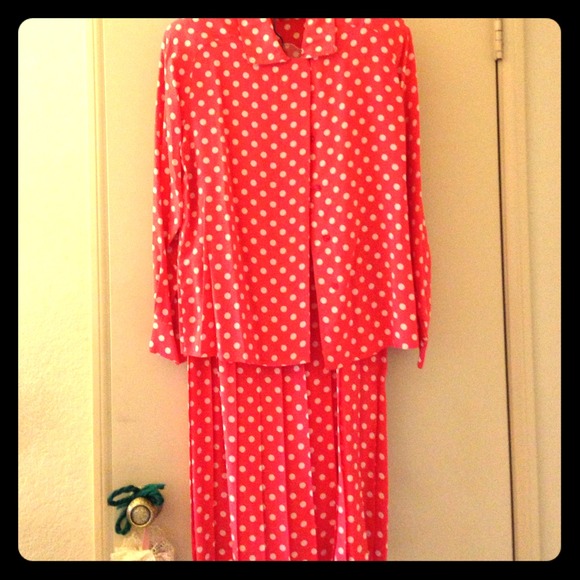 100% silk  pink w/ white polka dot blouse & skirt - Picture 1 of 3