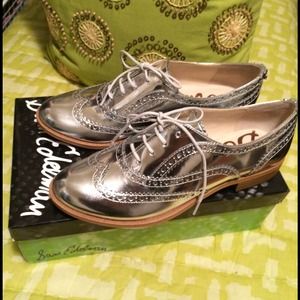 SOLD - NIB Sam Edelman  Silver Oxford sz 8
