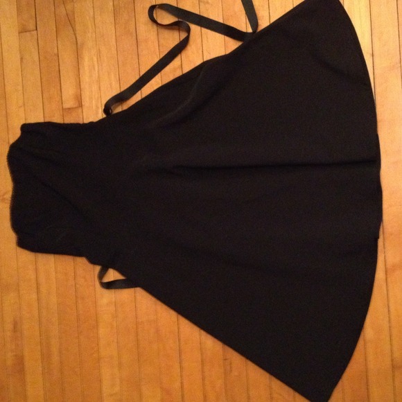 Black sleeveless dress