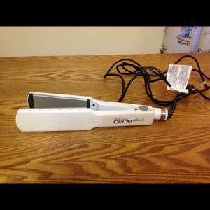 Nano silver ceramic flat iron