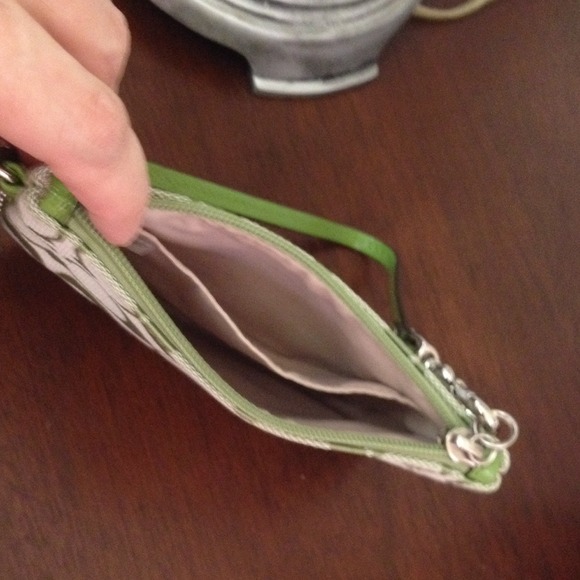 Authentic brand new green wristlet. - Picture 2 of 4