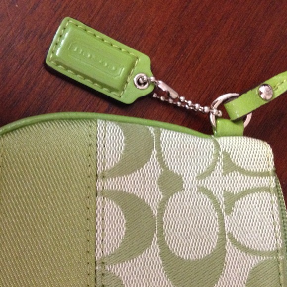 Authentic brand new green wristlet. - Picture 3 of 4