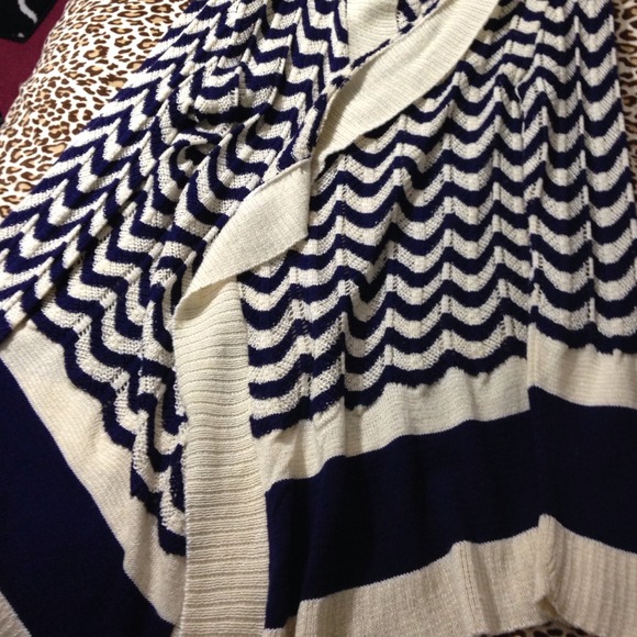 Flowy Cardigan - Picture 2 of 4