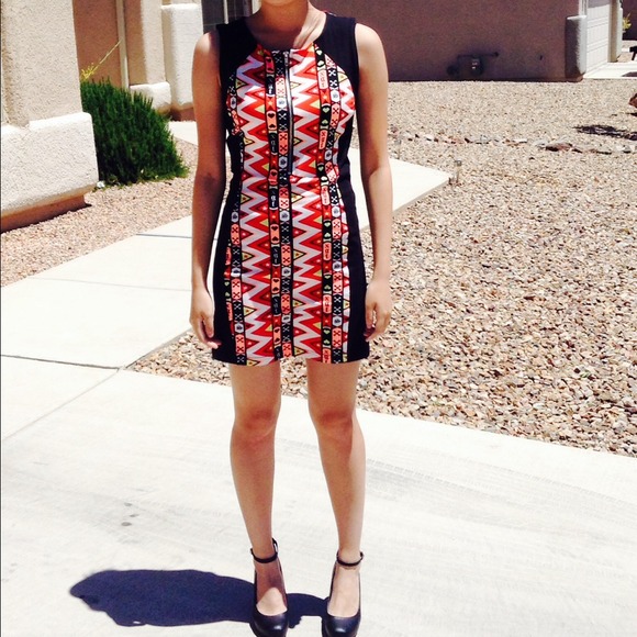 Patterned Zipper Dress - Picture 2 of 4