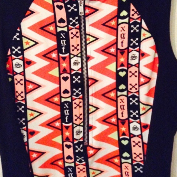 Patterned Zipper Dress - Picture 4 of 4
