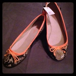 AMERICAN EAGLE Ballet flats, snake/ neon coral