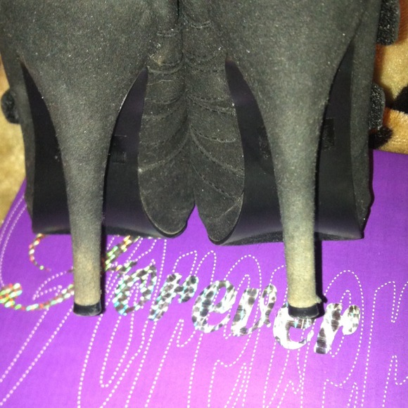 Booties - Picture 3 of 4