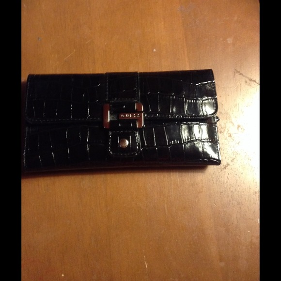 Guess wallet black
