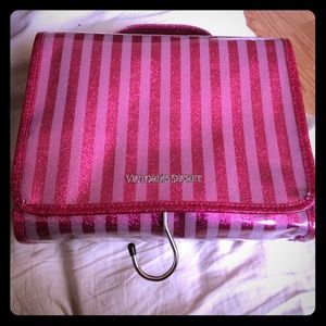 VICTORIAS SECRET TRAVEL MAKEUP CASE