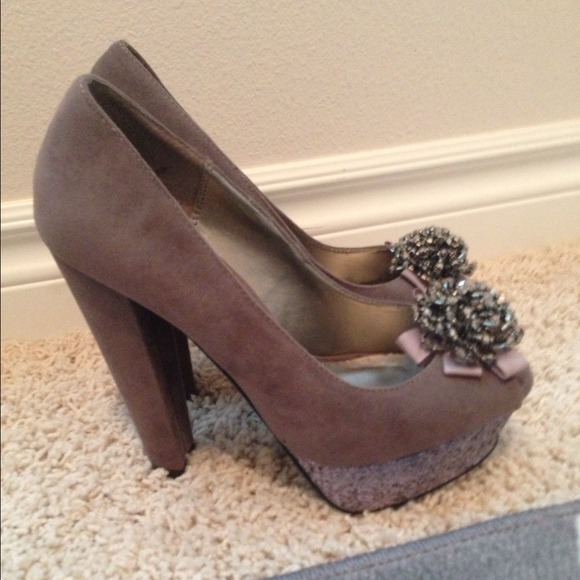 ALDO platform heels - Picture 2 of 4