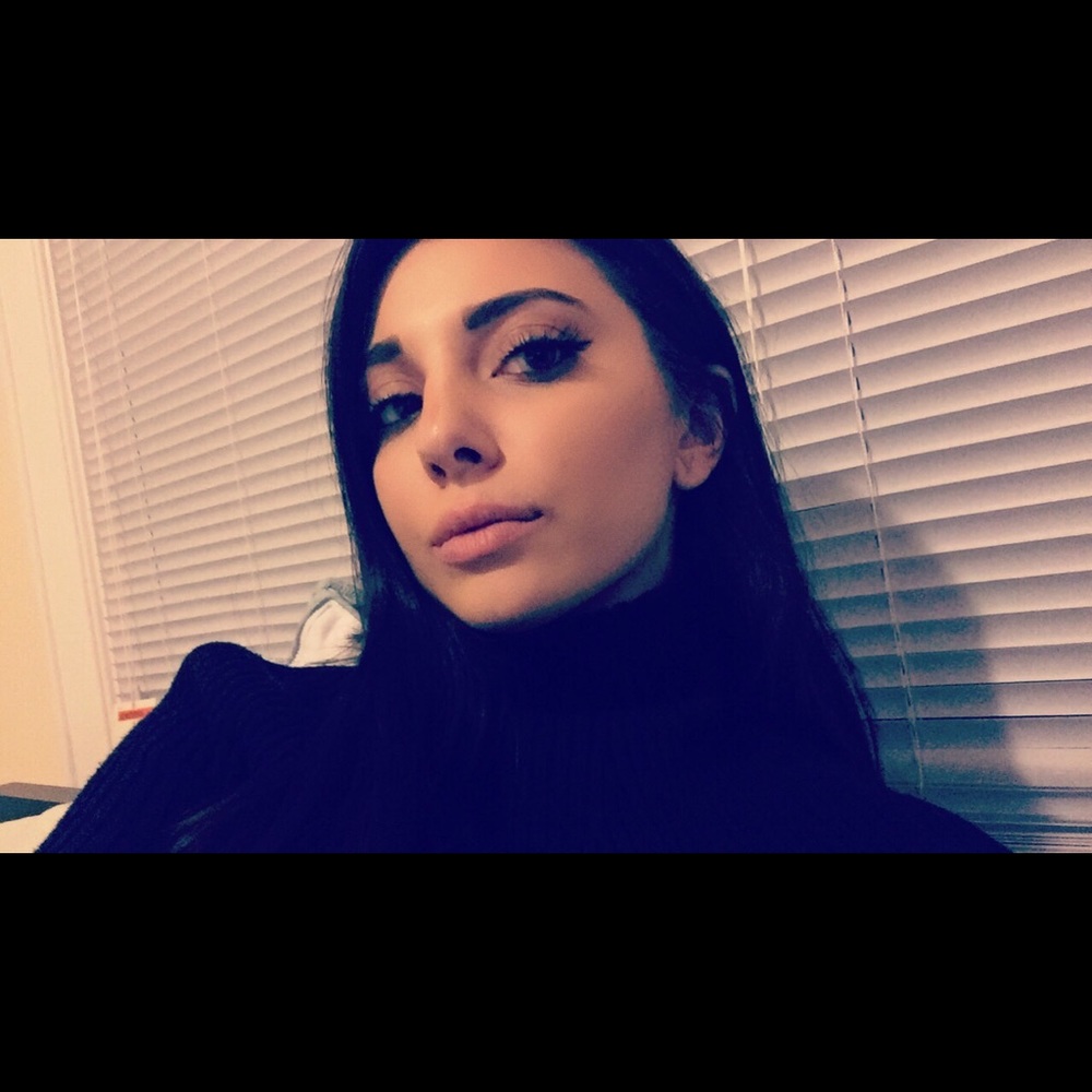 Meet your seller/buyer😊😊