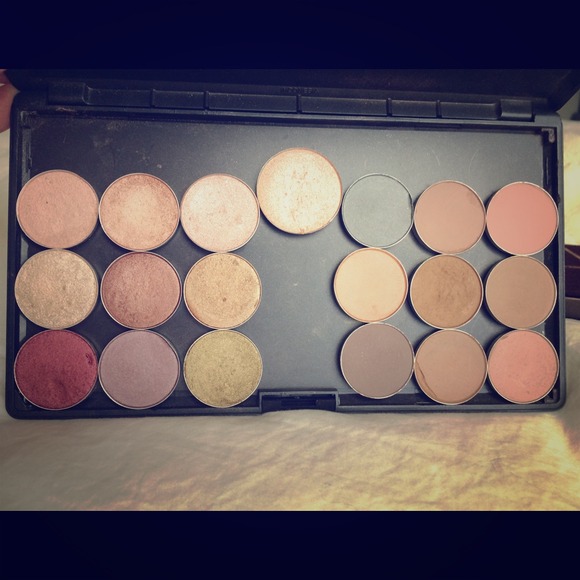SOLD *** MAC Customized Palette