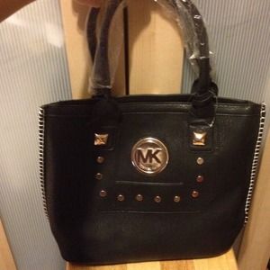 Black MK bag 💕