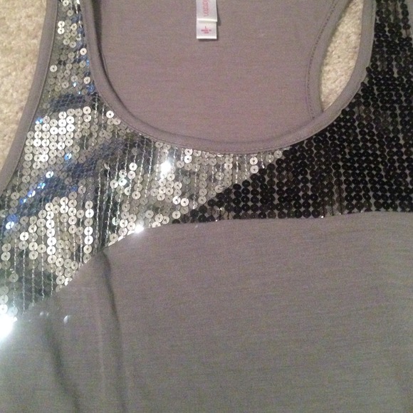 Sequined Top. BNWT. - Picture 2 of 2