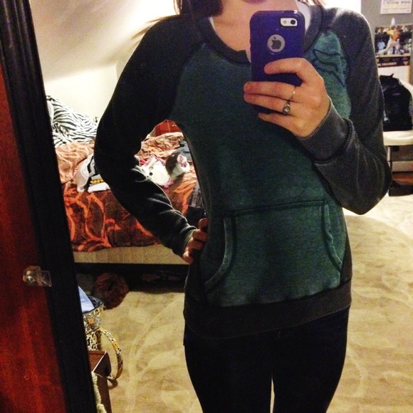 BNWT Fox sweater from Tilly's, XS!