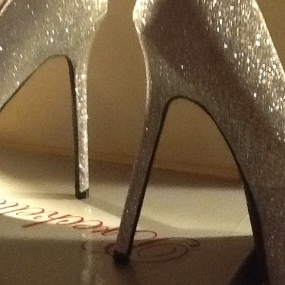 Shoes - Picture 2 of 3