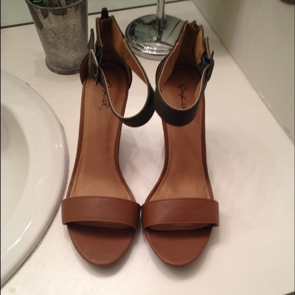 SOLD BUNDLE ❌❌Sam Edelman inspired ankle wedges - Picture 2 of 4