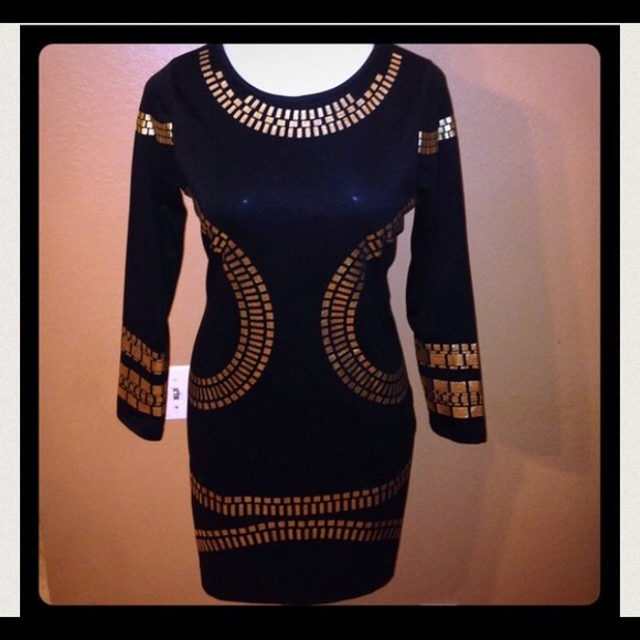 Dresses & Skirts - Sexy NWT Black Bodycon Dress