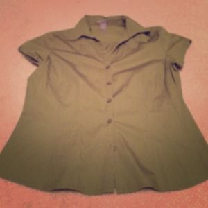 Ann Taylor olive green fitted short sleeve shirt.
