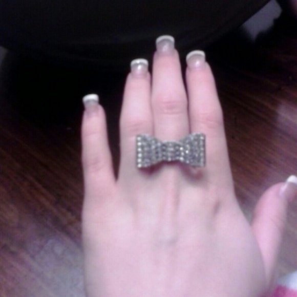 Bow Ring