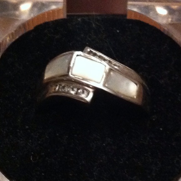 Ring and mary kay