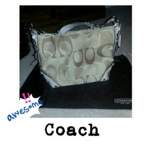 *****SOLD****Coach Signature Medium Tote!