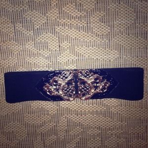 Body central waist belt