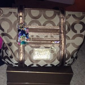 ✨ Coach Tote ✨ gently used