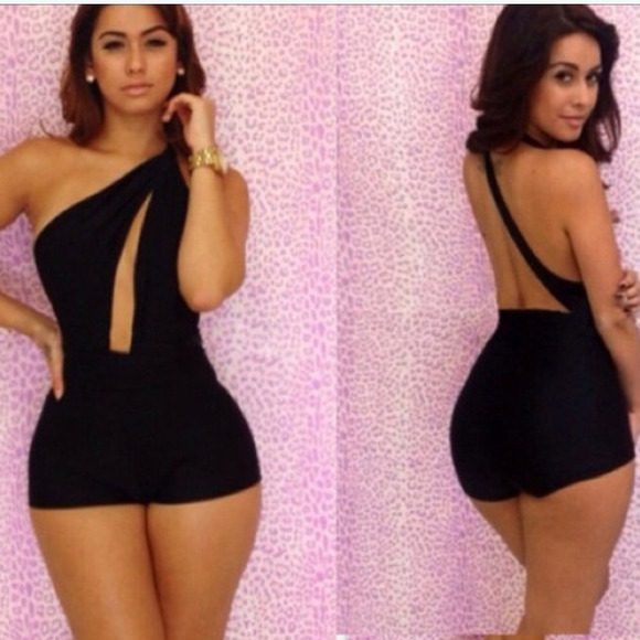 Black shorts jumper - Picture 1 of 1