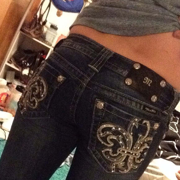 Miss me jeans size 27 morn twice.