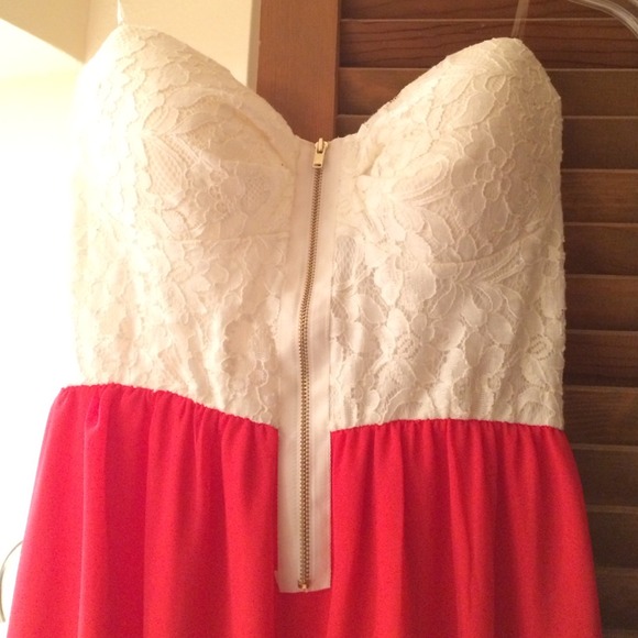 Lace Bustier Maxi Dress - Picture 3 of 3