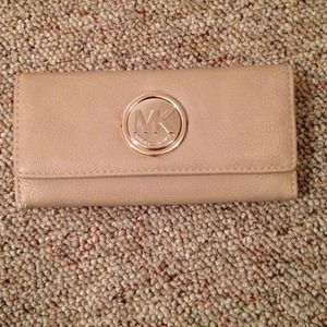 ❌BUNDLEDInspired MK wallet
